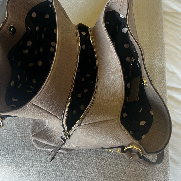 Anne Klein Leather handbag, like new. Excellent condition. Gold hardware. - Picture 12 of 12